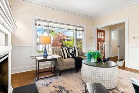 127 NE 58th Street Seattle WA 98105