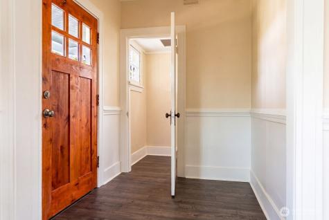 127 NE 58th Street Seattle WA 98105