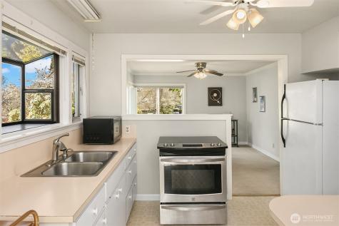 321 6th Avenue S Kirkland WA 98033