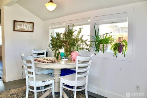 102 N 1st Street Pacific Beach WA 98571