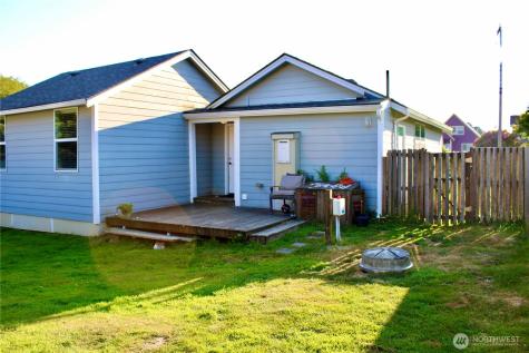 102 N 1st Street Pacific Beach WA 98571
