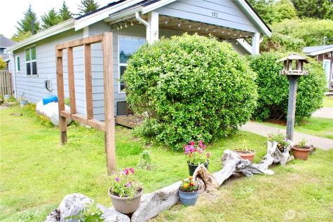 102 N 1st Street Pacific Beach WA 98571