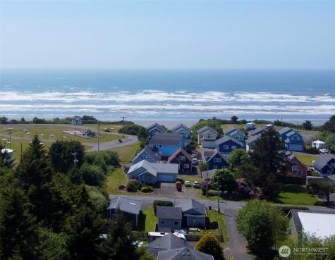 102 N 1st Street Pacific Beach WA 98571
