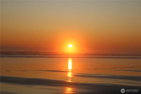 102 N 1st Street Pacific Beach WA 98571