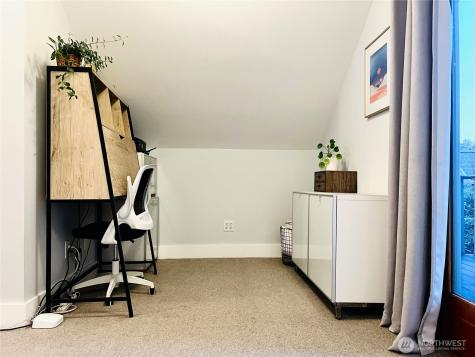 172 Grow Avenue NW Bainbridge Island WA 98110