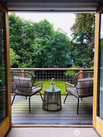 172 Grow Avenue NW Bainbridge Island WA 98110