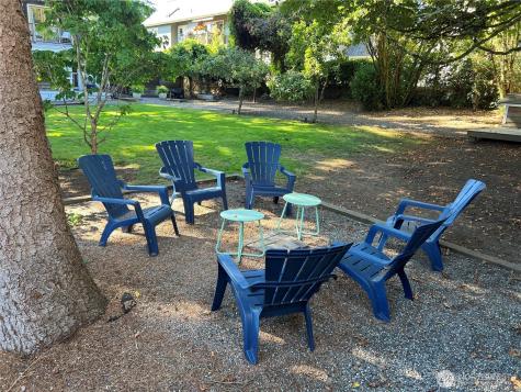 172 Grow Avenue NW Bainbridge Island WA 98110