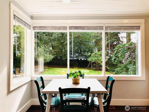 172 Grow Avenue NW Bainbridge Island WA 98110
