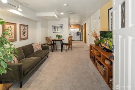 3917 Interlake Avenue N Seattle WA 98103