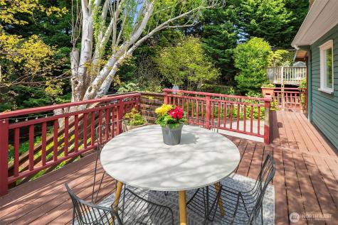 3917 Interlake Avenue N Seattle WA 98103