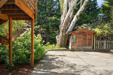 3917 Interlake Avenue N Seattle WA 98103