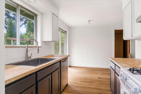 1167 Sparrow Drive Oak Harbor WA 98277
