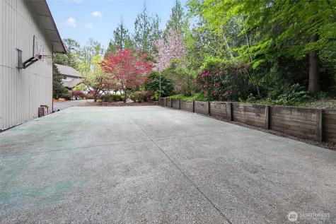 24520 NE 196th Woodinville WA 98077