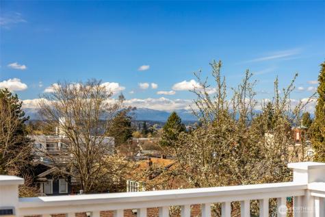 3723 41st Avenue SW Seattle WA 98116
