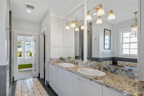 3723 41st Avenue SW Seattle WA 98116