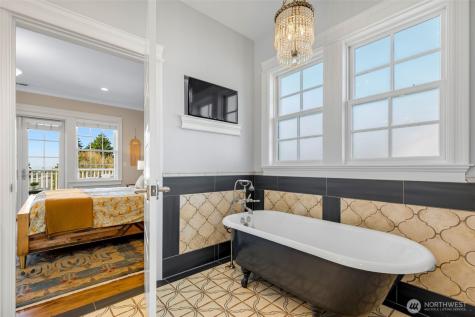 3723 41st Avenue SW Seattle WA 98116