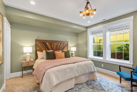 3723 41st Avenue SW Seattle WA 98116
