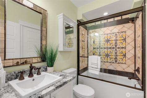 3723 41st Avenue SW Seattle WA 98116