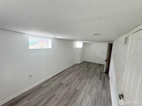 215 J Street SE Auburn WA 98002