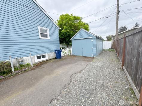215 J Street SE Auburn WA 98002