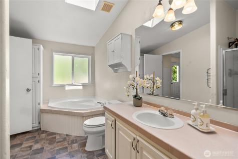 1870 NW Vaa Road Poulsbo WA 98370