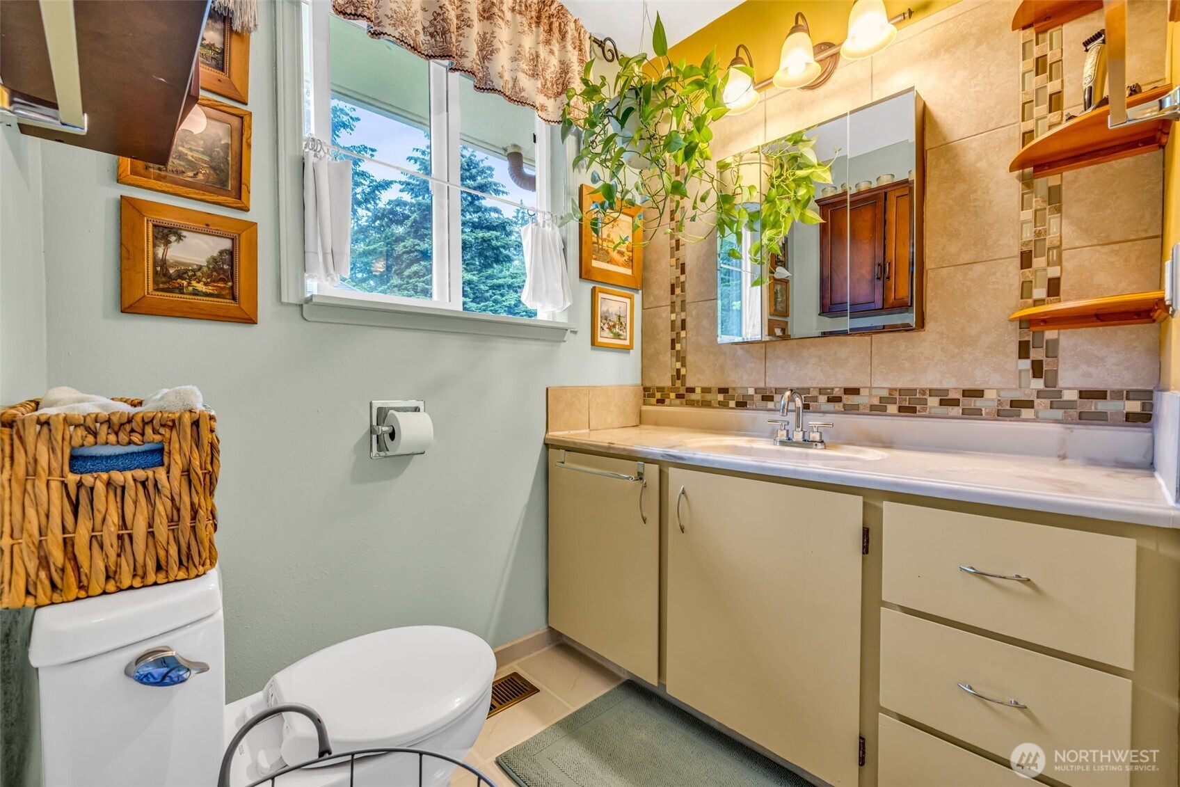4905 96th Avenue W University Place WA 98467