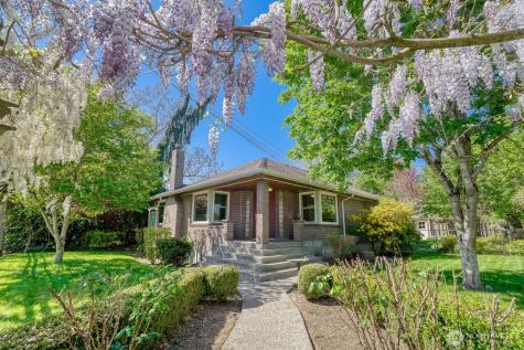 3004 SW Barton Street Seattle WA 98126