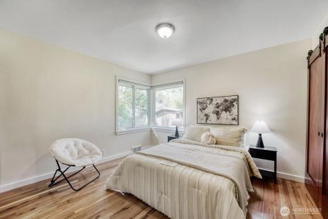 3004 SW Barton Street Seattle WA 98126