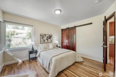 3004 SW Barton Street Seattle WA 98126