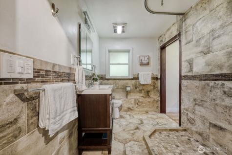 3004 SW Barton Street Seattle WA 98126