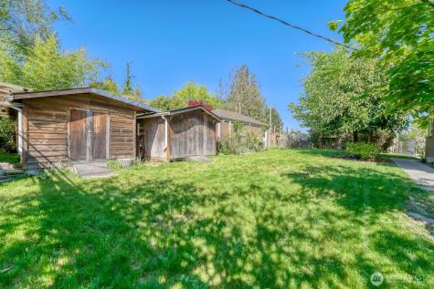 3004 SW Barton Street Seattle WA 98126