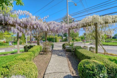 3004 SW Barton Street Seattle WA 98126