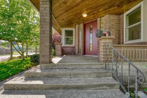 3004 SW Barton Street Seattle WA 98126