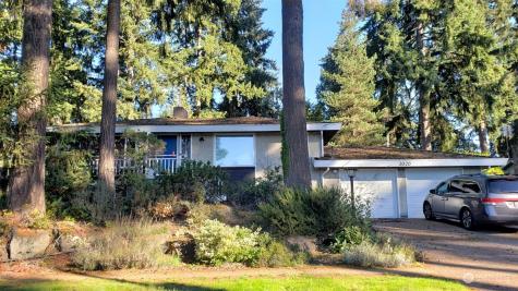 2020 151st Avenue Se Bellevue WA 98007