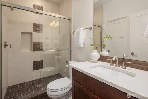 323 6th Avenue S Kirkland WA 98033