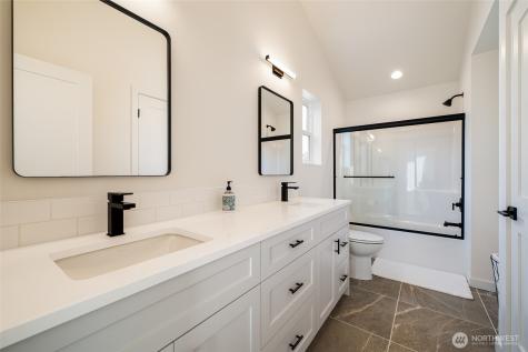 259 Bobcat Lane Chelan WA 98816