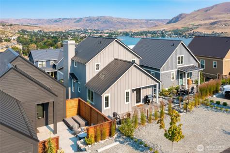 259 Bobcat Lane Chelan WA 98816