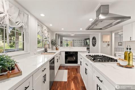 6615 Silver Springs Drive NW Gig Harbor WA 98335