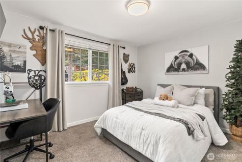 6615 Silver Springs Drive NW Gig Harbor WA 98335
