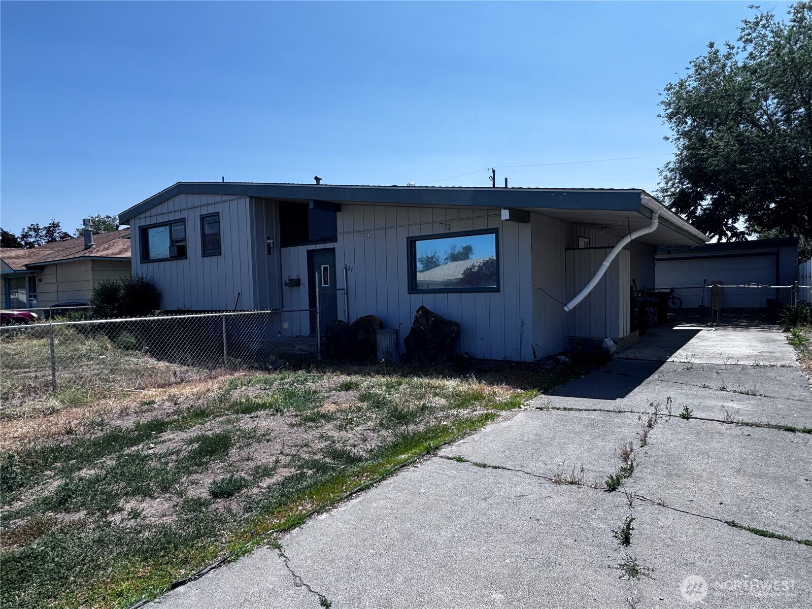 927 E Cherry Avenue Moses Lake WA 98837