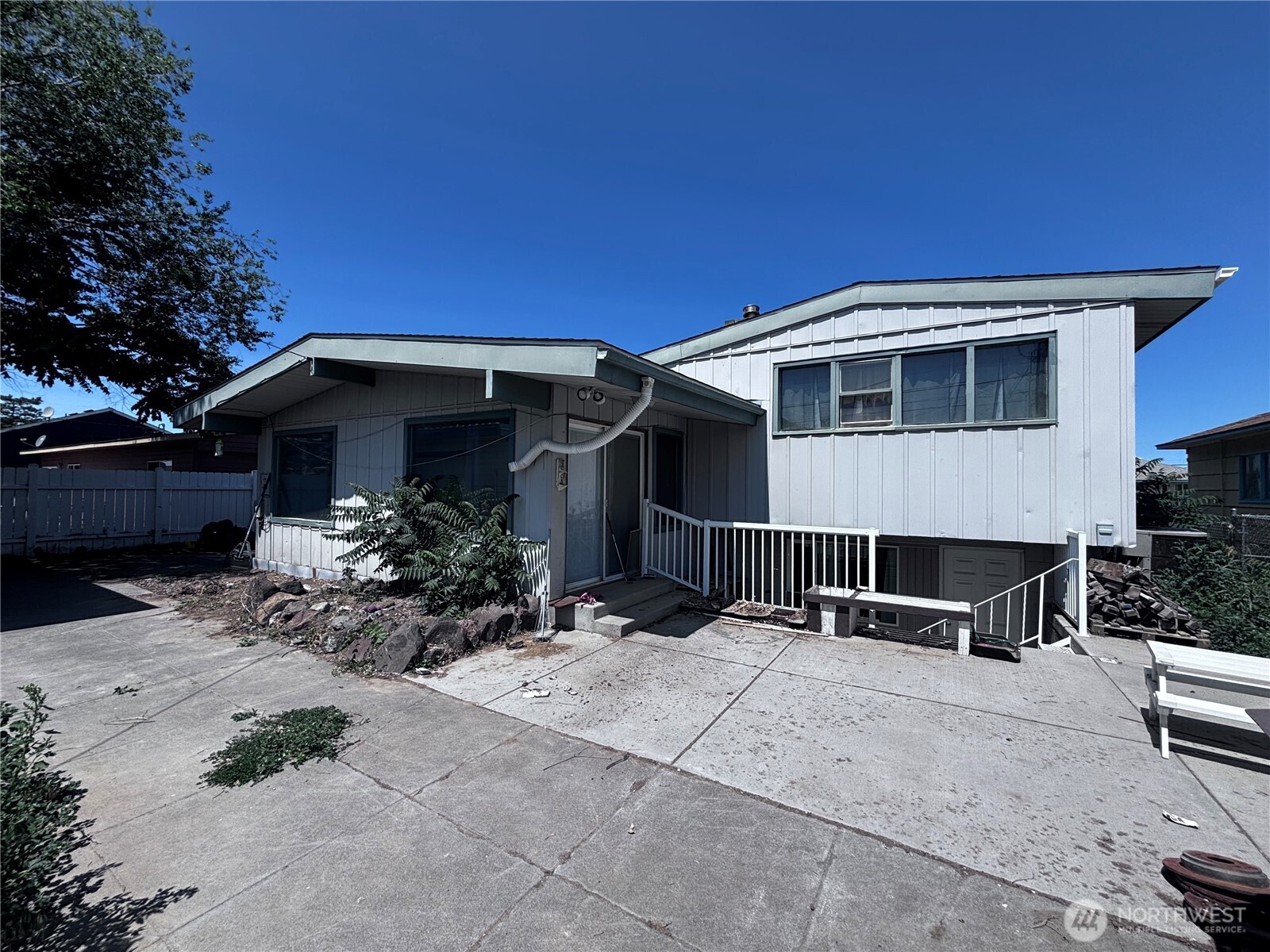 927 E Cherry Avenue Moses Lake WA 98837
