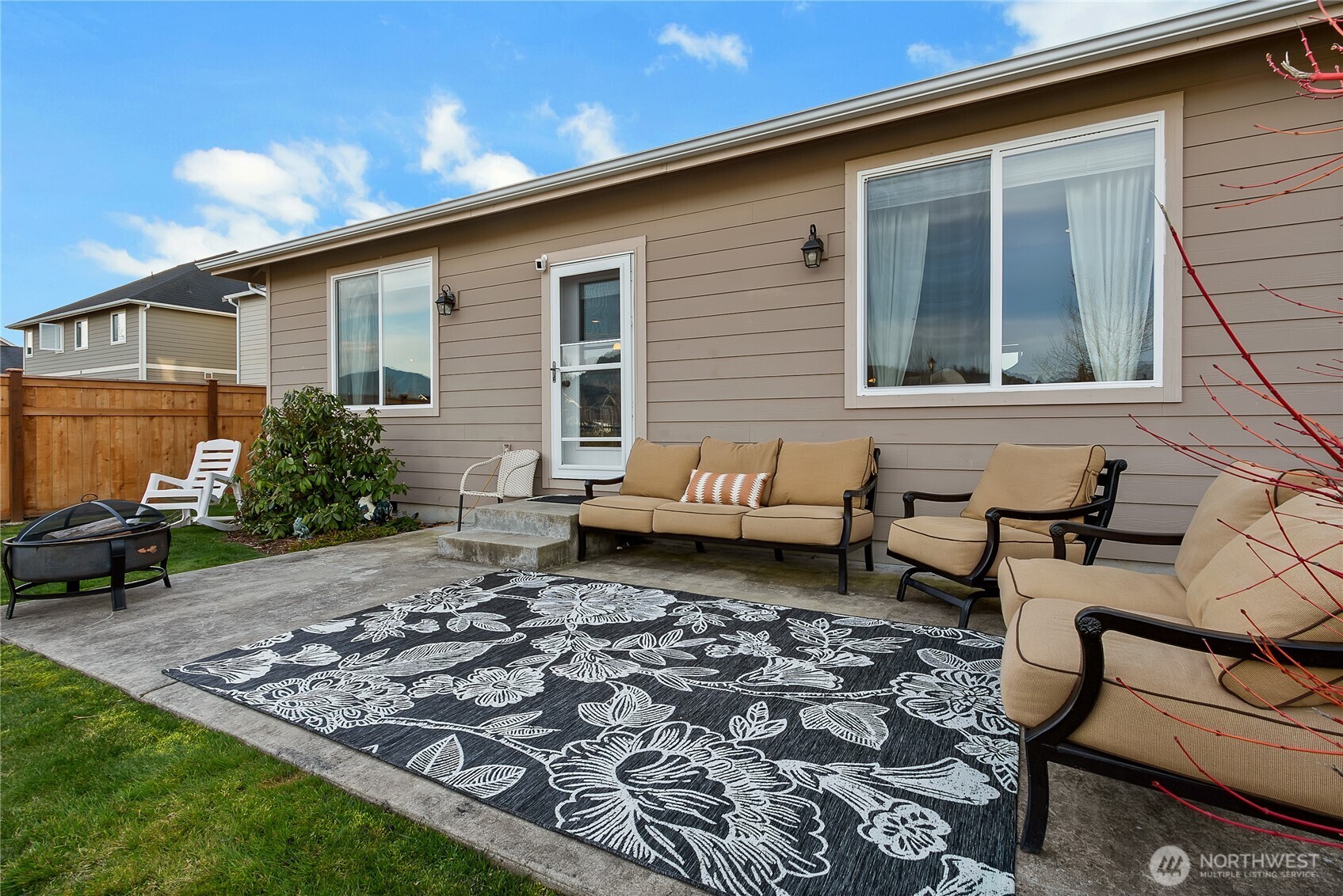 385 Bruhn Lane N Enumclaw WA 98022