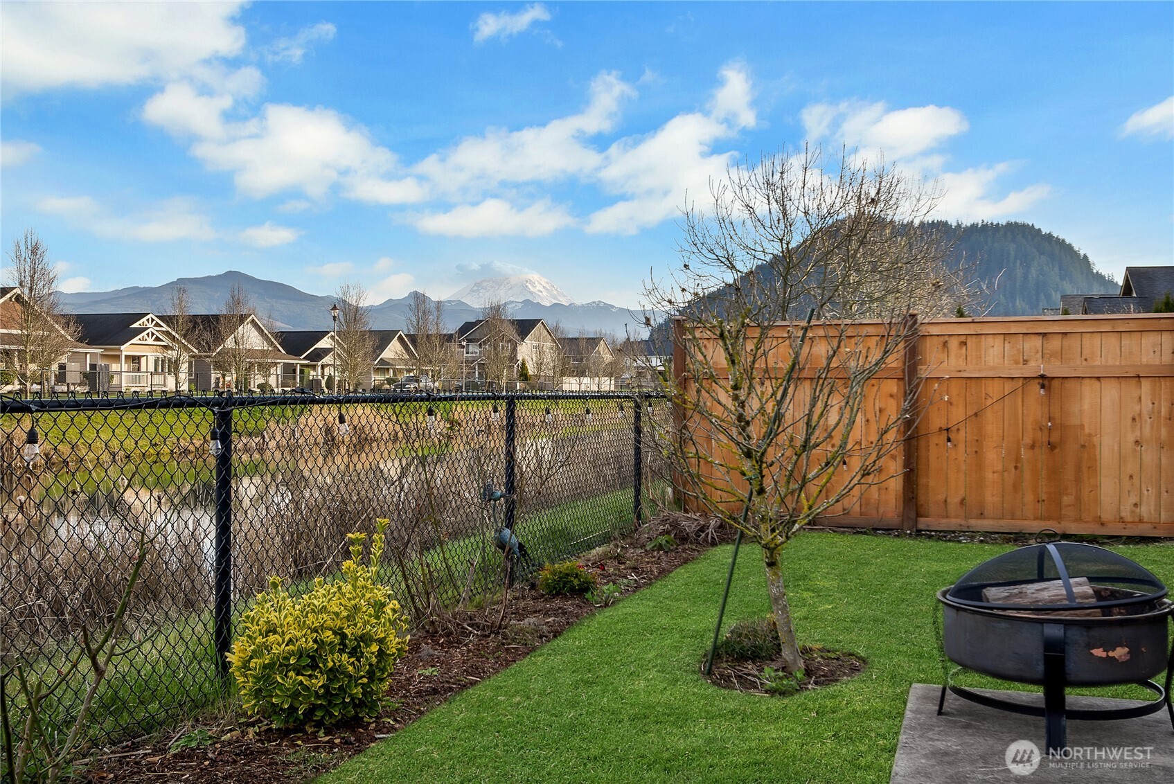 385 Bruhn Lane N Enumclaw WA 98022
