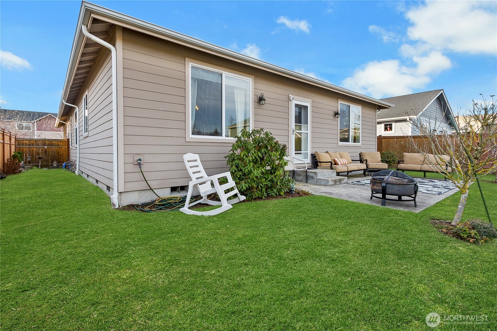 385 Bruhn Lane N Enumclaw WA 98022