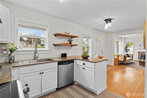 3844 30th Avenue W Seattle WA 98199