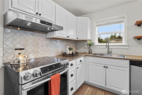 3844 30th Avenue W Seattle WA 98199