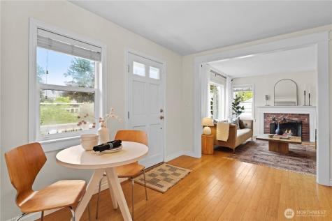 3844 30th Avenue W Seattle WA 98199