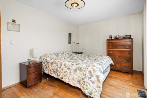 513 Harrington Avenue NE Renton WA 98056