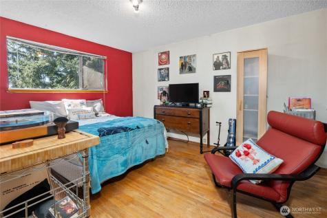 513 Harrington Avenue NE Renton WA 98056
