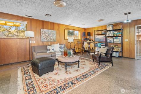 513 Harrington Avenue NE Renton WA 98056